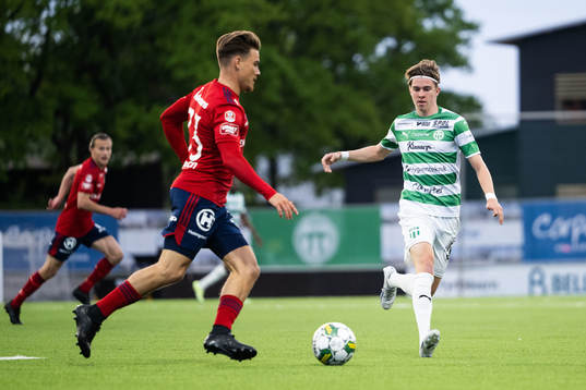 Östers Tatu Varmanen och Västerås SKs Max Larsson