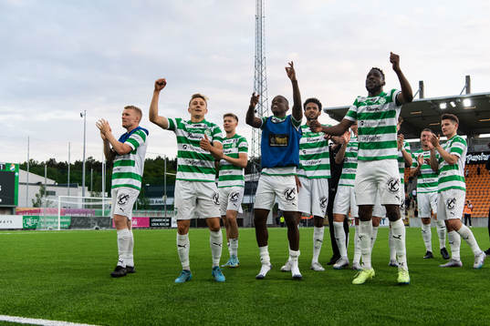 Västerås SKs Simon Gefvert, Jaheem Burke och Frederic