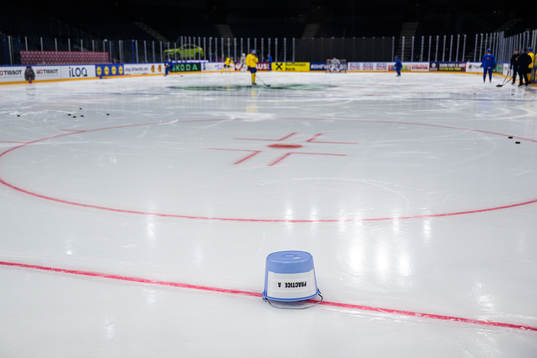 Bläddra bland fler bilder av 2023 IIHF Ice Hockey World Championship, day 11, Sweden, practice