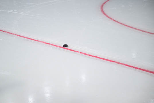 Broken ice preventing team Sweden using the whole field at