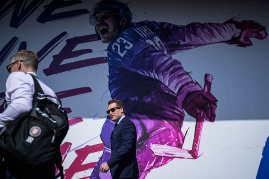 Head coach Sam Hallam of Sweden arrives to the arena for