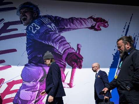 Leo Carlsson and goaltender coach Stefan Ladhe of Sweden