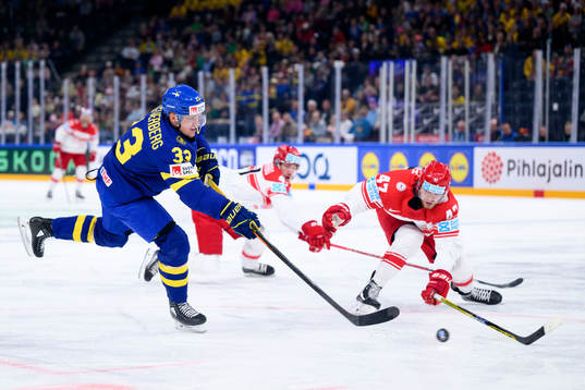 Jakob Silfverberg of Sweden and Oliver Larsen of Denmark