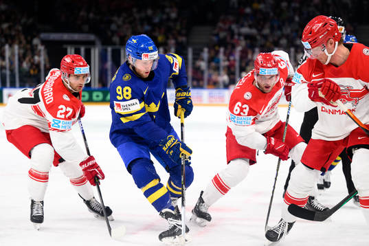 Alexander Nylander of Sweden against Anders Krogsgaard,