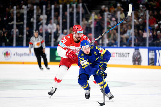Mathias Bau of Denmark and Lucas Raymond of Sweden