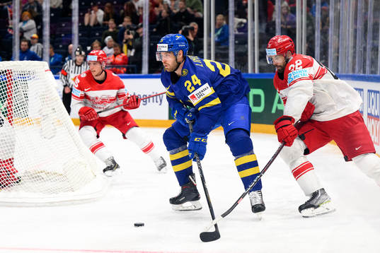 Oscar Lindberg of Sweden and Markus Lauridsen of Denmark