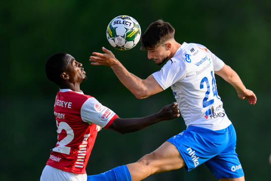 Bläddra bland fler bilder av Fotboll, Allsvenskan, Värnamo - Kalmar