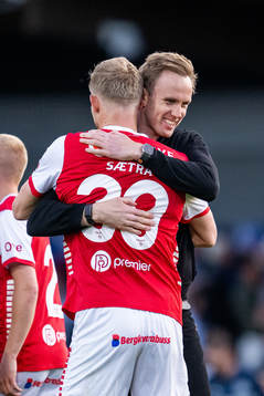 Kalmars Lars Saetra och tränare Henrik Jensen jublar