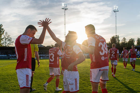Kalmars Mileta Rajovic, Noah Shamoun och Lars Saetra jublar