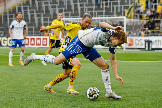Elfsborgs Niklas Hult och IFK Norrköpings Andri Lucas