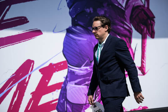 André Petersson of Sweden arrives to the arena for the