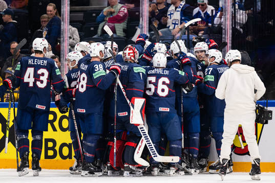 Players of USA celebrate