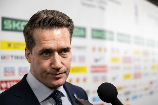 Head coach Sam Hallam of Sweden in mixed zone