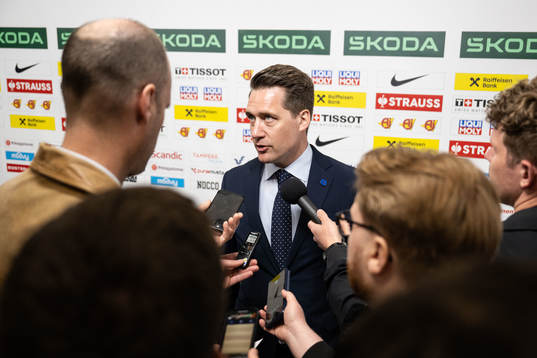 Head coach Sam Hallam of Sweden in mixed zone
