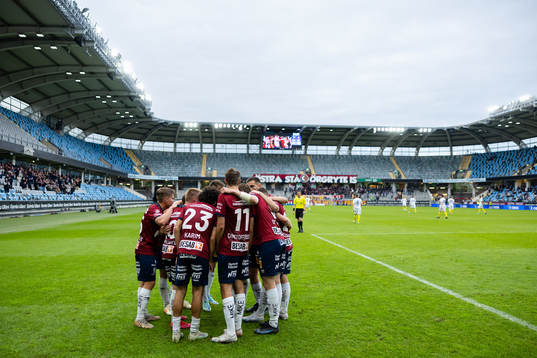 Örgrytes Noah Christoffersson jublar med lagkamrater