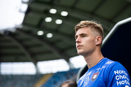 Örgrytes målvakt Mathias Nilsson innan  fotbollsmatchen i