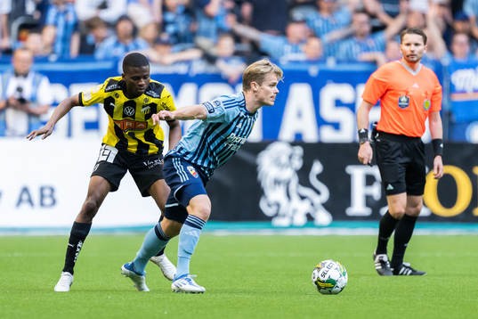 Häckens Akoua Romeo Amane och Djurgårdens Hampus Finndell