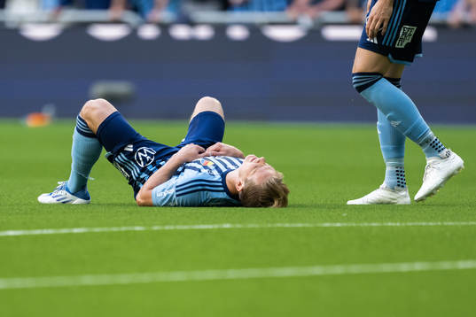 Djurgårdens Hampus Finndell har ont