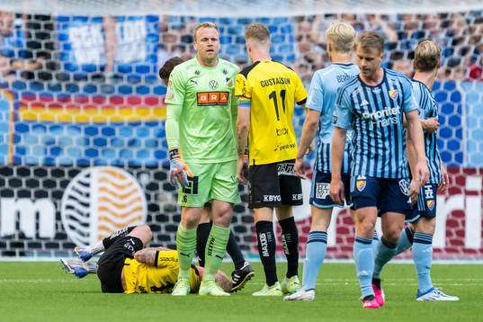 Häckens Mikkel Rygaard Jensen, målvakt Peter Abrahamsson