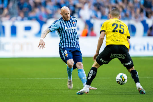 Djurgårdens Magnus Eriksson och Häckens Kristoffer Lund