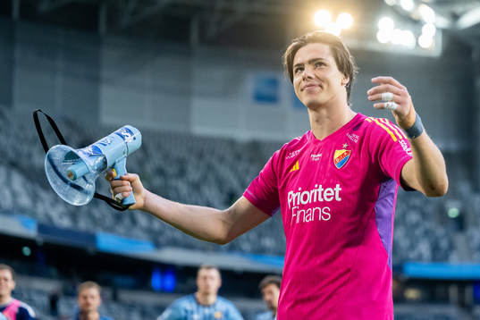 Djurgårdens målvakt Jacob Widell Zetterström jublar