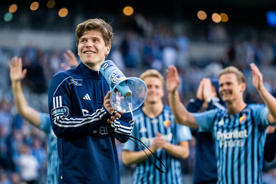Djurgårdens Oliver Berg jublar