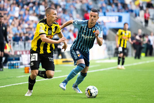 Häckens Kristoffer Lund Hansen och Djurgårdens Haris