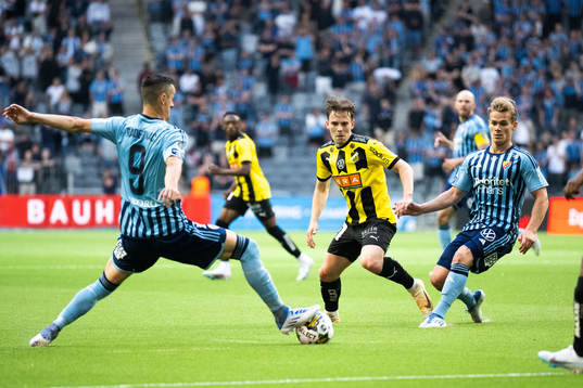 Djurgårdens Haris Radetinac och Hampus Finndell mot