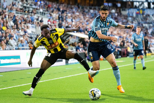 Häckens Benie Adama Traore och Djurgårdens Besard Sabovic
