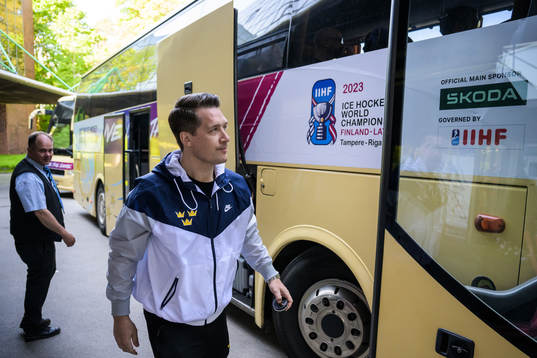 Head coach Sam Hallam of Sweden boards a bus when traveling