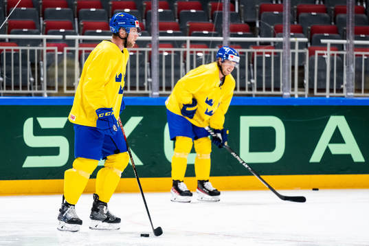 Christian Folin and Rasmus Sandin of Sweden at a practice