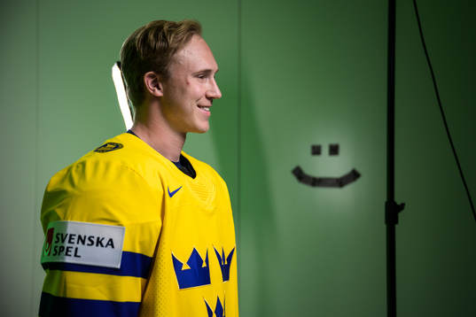 Dennis Rasmussen of Sweden at a green screen session