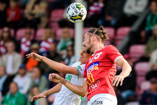 Hammarbys Markus Karlsson och Degerfors Dijan Vukojevic