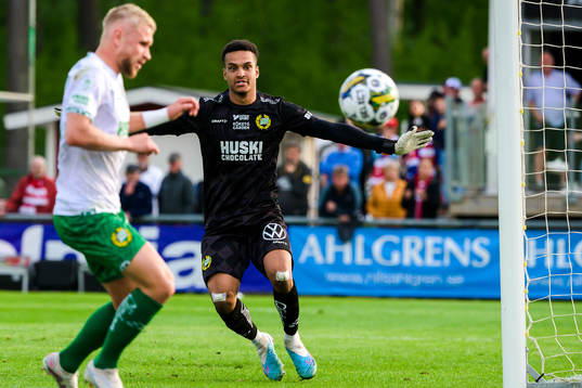 Hammarbys målvakt Oliver Dovin