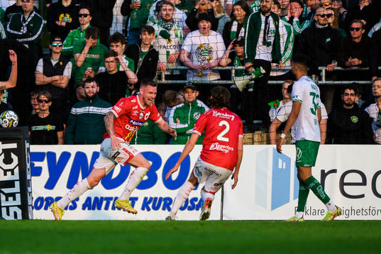Degerfors Rasmus Örqvist jublar