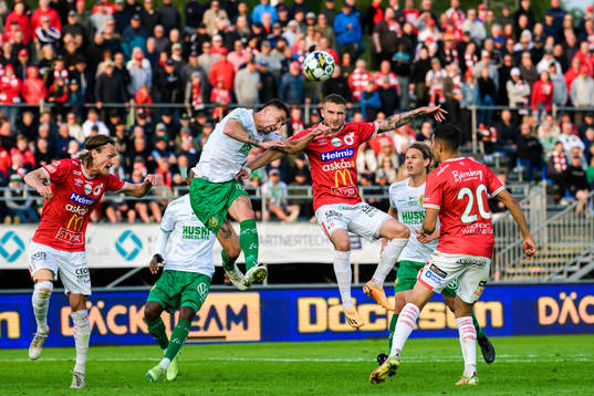 Hammarbys Loret Sadiku och Degerfors Christos Gravius