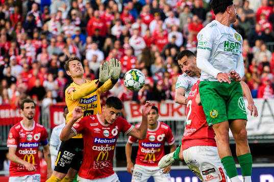 Degerfors målvakt Jonas Olsson och Seid Korac