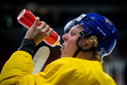 Fabian Zetterlund of Sweden at a practice session