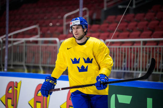 Henrik Tömmernes of Sweden at a practice session