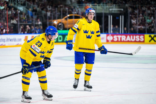 Lucas Raymond and Leo Carlsson of Sweden