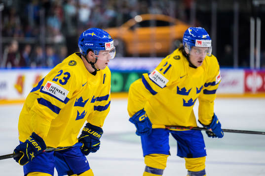 Lucas Raymond and Leo Carlsson of Sweden