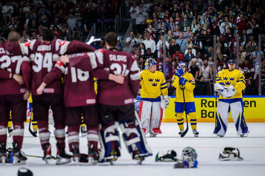 Carl Grundström, Marcus Sörensen and goaltender Jesper