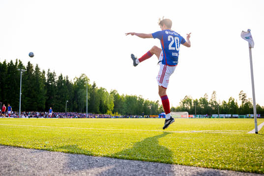Magnus Bech Riisnæs of Vålerenga takes a corner kick