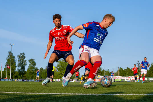 Rinor Topallaj of Råde and Henrik Bjørdal of Vålerenga