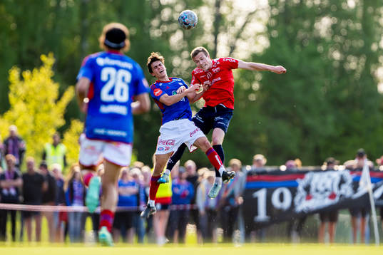 Magnus Bech Riisnæs of Vålerenga and Simen Kind Mikalsen
