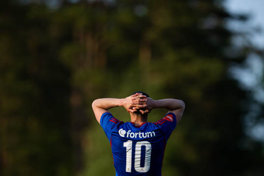 Mohamed Ofkir of Vålerenga reacts