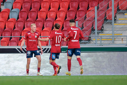 Östers Adam Bergmark Wiberg jublar