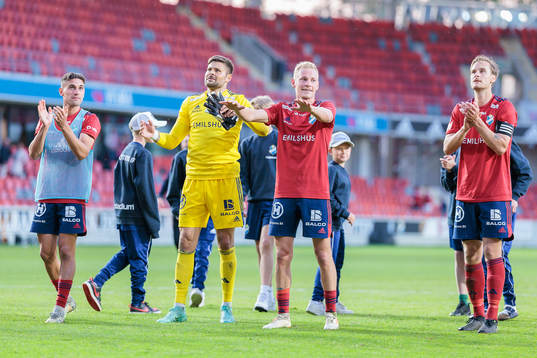 Östers spelare jublar