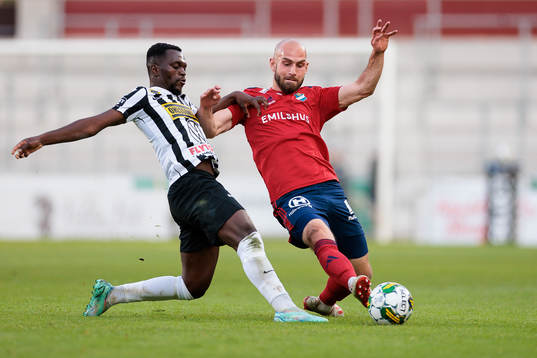 Landskronas Kofi Asare och Östers Sebastian Hedlund