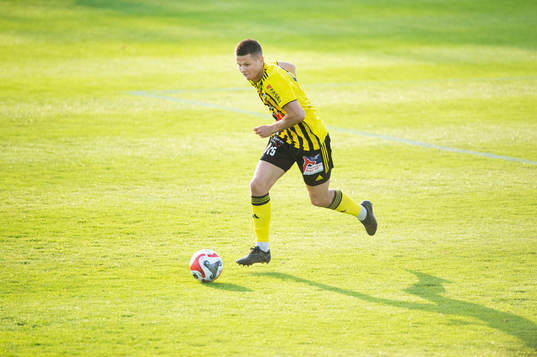 IFK Hässleholms  Viktor Ahlgren i matchen i division 2